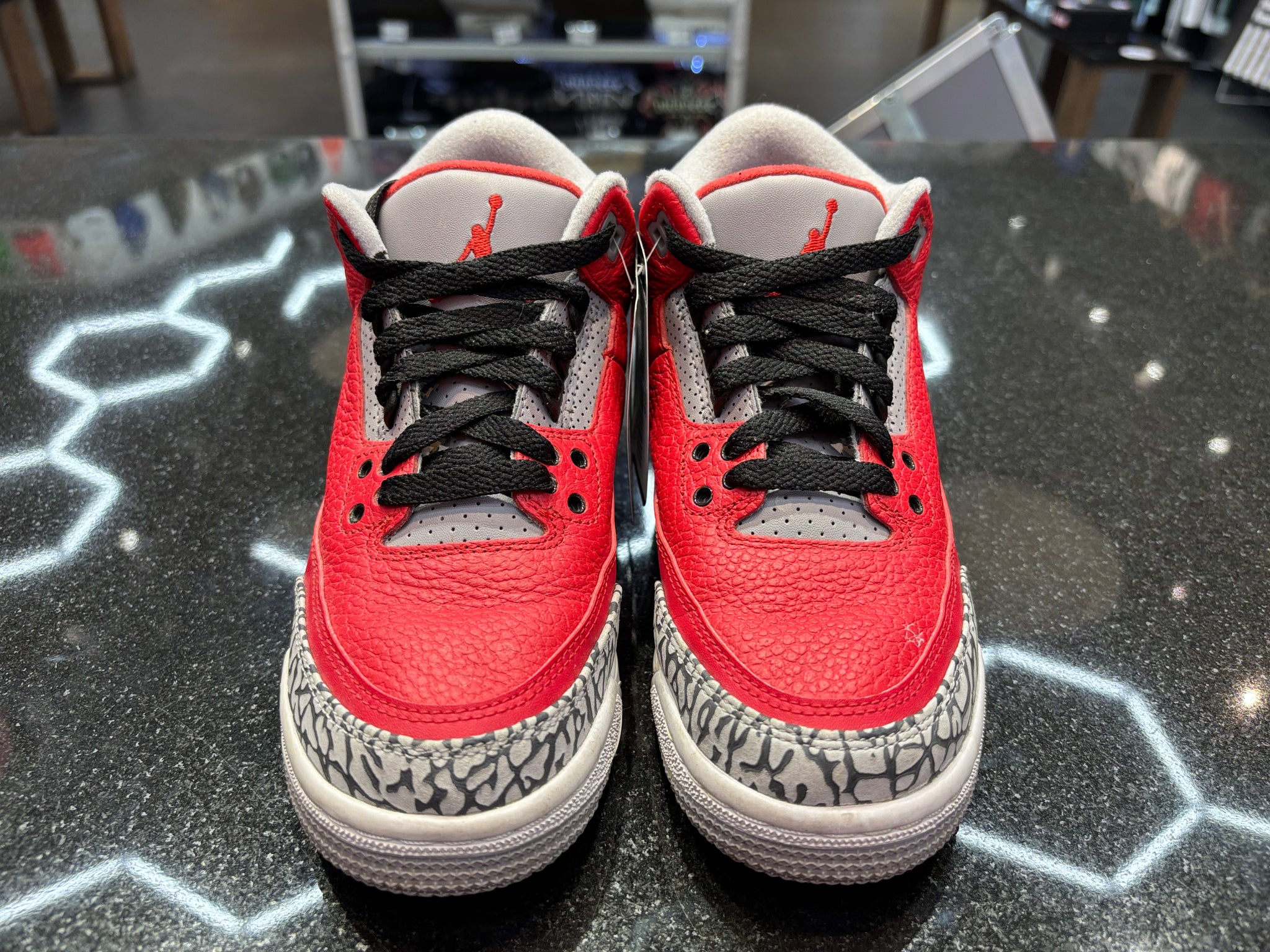 PRE OWNED Air Jordan Retro 3 
