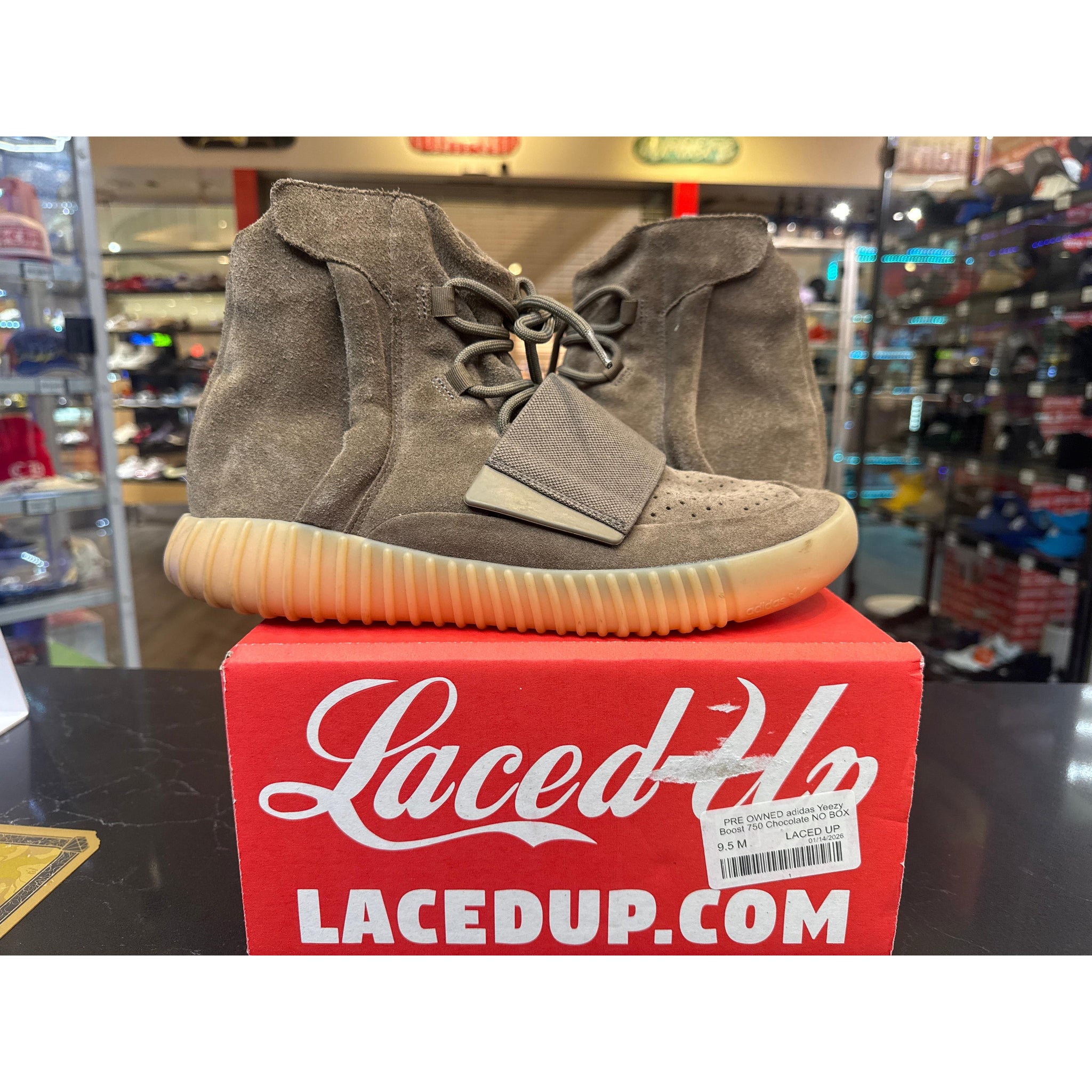 PRE OWNED adidas Yeezy Boost 750 Chocolate NO BOX LacedUp PRE OWNED adidas Yeezy Boost 750 Chocolate NO BOX LacedUp